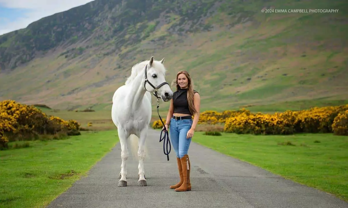 Connie modeling on her horse Flip - for an equine portrait session with Digital Camera magazine - Emma Campbell