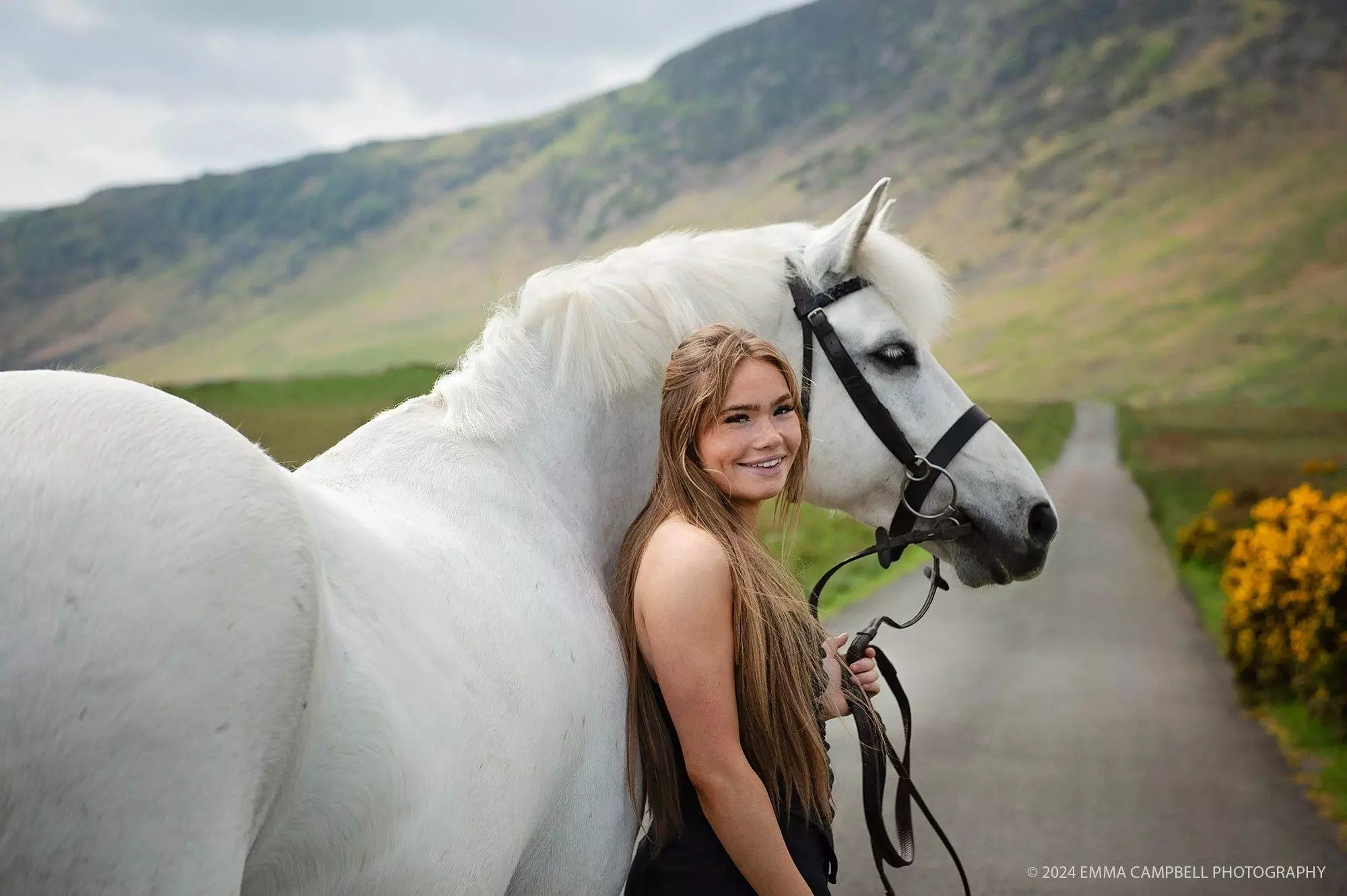 Connie modeling on her horse Flip - for a horse photoshoot session with Digital Camera magazine - with photographer Emma Campbell
